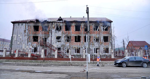 Школа №20 после боестолкновения. Грозный, 5 декабря 2014 г. Фото http://nac.gov.ru/