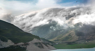 Высокогорное озеро Кезеной-Ам. Чечня. Фото Тимура Агирова, Абдуллаха Берсаева http://openkavkaz.com/ Высокогорное озеро Кезеной-Ам. Чечня. Фото Тимура Агирова, Абдуллаха Берсаева http://openkavkaz.com/