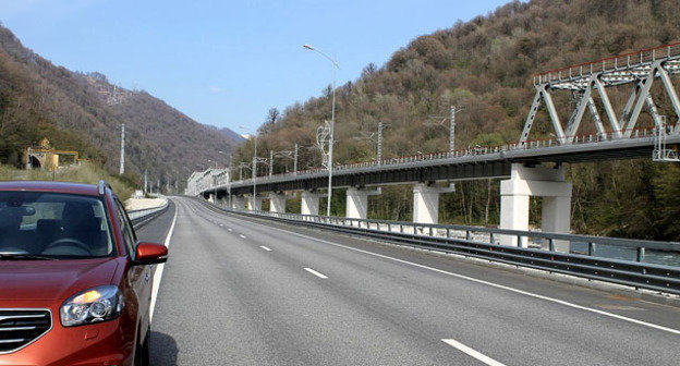 Трасса Адлер - Красная Поляна. Фото: Sergei Kazantsev https://ru.wikipedia.org