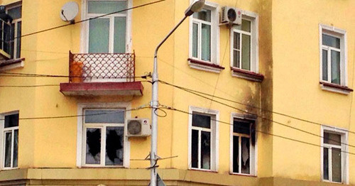 Возгорание в квартире, где расположен офис Сводной мобильной группы (СМГ). Грозный, 15 декабря 2014 г. Фото Ахмеда Альдебирова для "Кавказского узла"