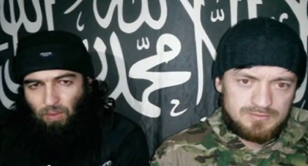 Абу-Мухаммад и Абу Мухаммад Агачаульский. Стоп-кадр видео, размещенного на сервисе YouTube 19 декабря.