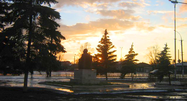 Сквер Алексея Толстого, Пугачёв, Саратовская область. Фото: http://www.pg4.ru/main.php?g2_itemId=239975