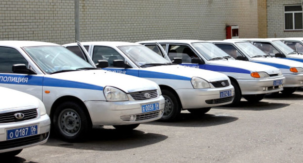 Машины сотрудников полиции. Ингушетия. Фото: МВД по Республике Ингушетия https://06.mvd.ru/