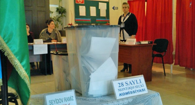 Муниципальные выборы в Азербайджане. На снимке: на одном из избирательных участков. 23 декабря 2014 г. Фото Кямала Али для "Кавказского узла"