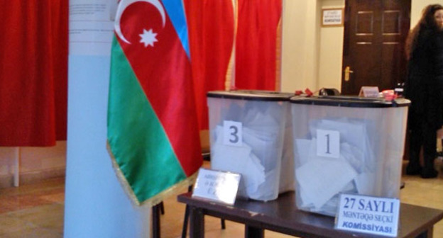 Муниципальные выборы в Азербайджане. На снимке: на одном из избирательных участков. 23 декабря 2014 г. Фото Кямала Али для "Кавказского узла"
