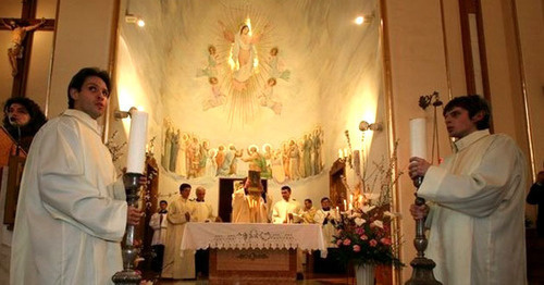 Внутри католического кафедрального собора Тбилиси. Фото https://ru.wikipedia.org