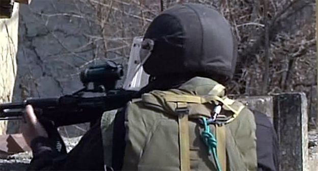 В Сунженском районе Чечни нейтрализован бандит, обстрелявший полицейских. Фото: http://nac.gov.ru/nakmessage/2014/12/26/v-sunzhenskom-raione-chechni-neitralizovan-bandit-obstrelyavshii-politseiskikh.html