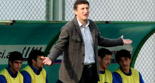 Кахабер Цхададзе. Фото http://www.azerifootball.com/ru/17/news/13508.html Кахабер Цхададзе. Фото http://www.azerifootball.com/ru/17/news/13508.html