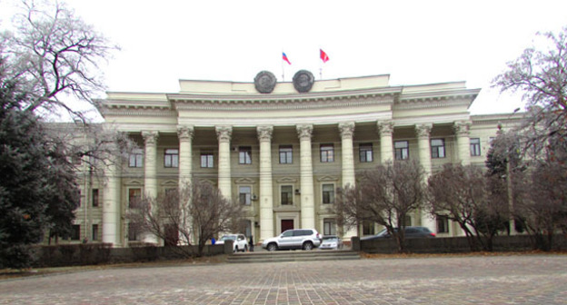 Здание Волгоградской областной думы и правительства области. Фото Вячеслава Ященко для "Кавказского узла"