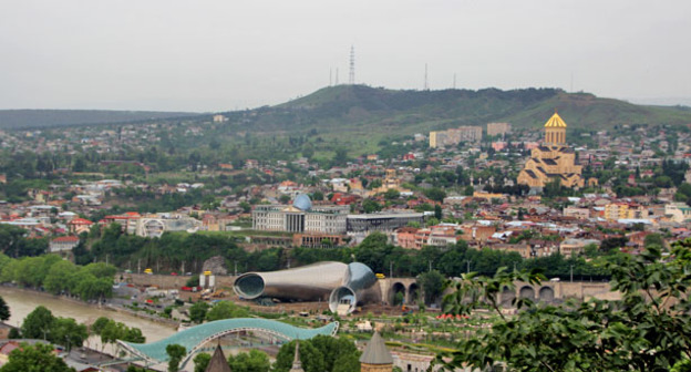 Главный собор Грузии - Цминда Самеба. Тбилиси.   Фото Ахмеда Альдебирова для "Кавказского узла"