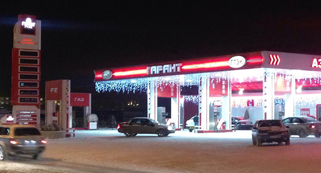Автозаправочная станция в Грозном. Фото Ахмеда Альдебирова для "Кавказского узла" 
