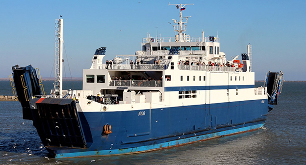 Паром "Jonas". Керченская переправа. Фото Динары Коптевой 