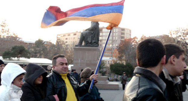 Участники митинга против вступления Армении в Таможенный союз. Ереван, 6 декабря 2013 г. Фото Армине Мартиросян для "Кавказского узла"