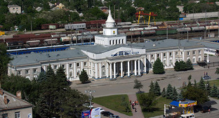 Вокзал города Минеральные Воды. https://ru.wikipedia.org/wiki/%D0%9C%D0%B8%D0%BD%D0%B5%D1%80%D0%B0%D0%BB%D1%8C%D0%BD%D1%8B%D0%B5_%D0%92%D0%BE%D0%B4%D1%8B#mediaviewer/File:%D0%92%D0%BE%D0%BA%D0%B7%D0%B0%D0%BB_%D0%9C%D0%92.jpg
