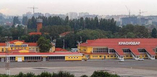 Краснодарский аэропорт. Фото: Иван Журавлев / Югополис, http://www.yugopolis.ru/news/economics/2011/08/25/21952/aaroport-krasnodara-aviaciya-banki-kredity-sergei-liharev 