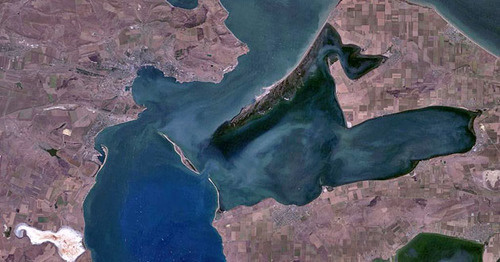 Керченский пролив. Вид из космоса. Фото: NASA - http://edcsns17.cr.usgs.gov/NewEarthExplorer/ https://ru.wikipedia.org