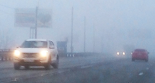 Туман на дороге. Фото Олега Пчелова для "Кавказского узла"