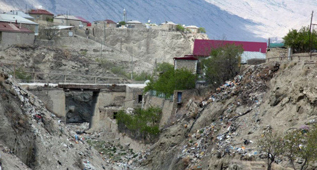 Мусор в одном из сел горного Дагестана. Фото Магомеда Магомедова для "Кавказского узла"