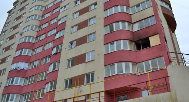 Новостройка для олимпийских переселенцев по улице Яна Фабрициуса, где произошел взрыв газа. Сочи, 28 января 2015 г. Фото Светланы Кравченко для "Кавказского узла"