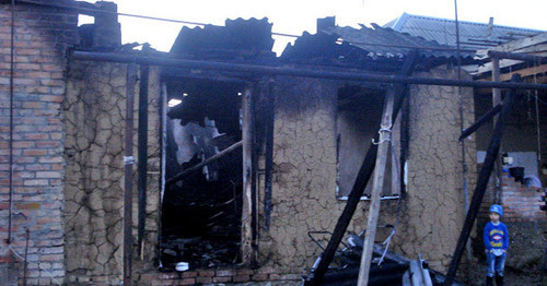 Сожженный дом родственников боевика. Село Янди, Чечня. Фото пресс-службы ПЦ "Мемориал"