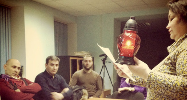 В Петербурге зажгли свечи в память о жертвах трагедии в чеченском селе Новые Алды. 5 февраля 2015 г. Фото Николая Рыбакова для "Кавказского узла"