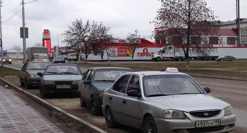 Грозненские такси сегодня. Фото Ахмеда Альдебирова для "Кавказского узла"