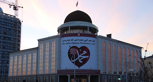 Здание управления судебного департамента при Верховном суде Чеченской республики. Фото Ахмеда Альдебирова для "Кавказского узла" 