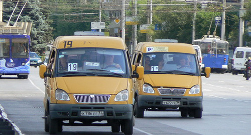 Маршрутные такси Волгограда. Фото: http://pda.fedpress.ru/sites/fedpress/files/sergeeva34/news/marshrutki.jpg