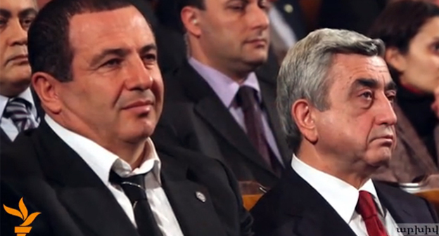 Гагик Царукян (слева) и Серж Саргсян (справа). Фото: Стоп-кадр видео Радио Азатутюн,  http://rus.azatutyun.am/content/article/26854771.html