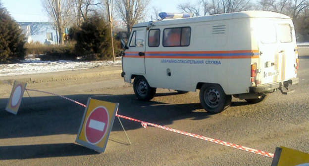 Ограждение  места аварии. Фото: http://www.34.mchs.gov.ru/upload/site31/document_images/X0luQCq16t-800x600.jpg