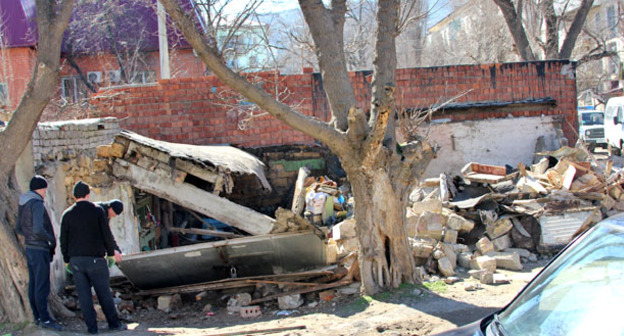 Снос гаражей на улице Гамидова, 77. Махачкала, 23 февраля 2015 г. Фото Магомеда Магомедова для "Кавказского узла"