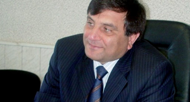 Сайгидпаши Умаханов. Фото http://nkaa.ru/7-avarcev-spaset-avtonomiya-umahanov-o-bolevyh-tochkah-dagestana.html