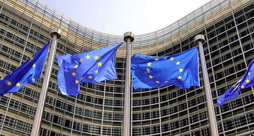 Флаги ЕС. Фото: http://i.haqqin.az/63616_src.jpg