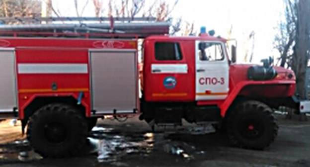 Пожарная машина на месте происшествия. Фото: http://23.mchs.gov.ru/upload/site32/document_operational/1HrSKcKws5-big-350.jpg