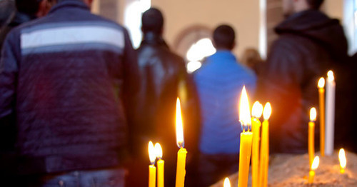 Свечи в церкви Святого Ншана. Гюмри, январь 2015 г. Фото Нарека Тумасяна для "Кавказского узла"