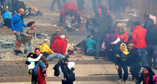 Теракт в Бостоне. 15 апреля 2015 г. Фото: Aaron "tango" Tang https://ru.wikipedia.org