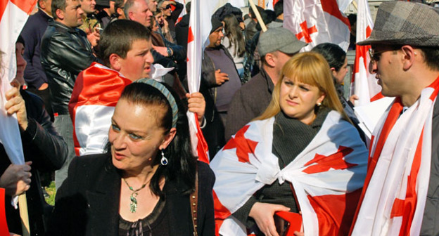 Участники митинга "Единого национального движения". Тбилиси, 21 марта 2015 г. Фото Беслана Кмузова для "Кавказского узла"