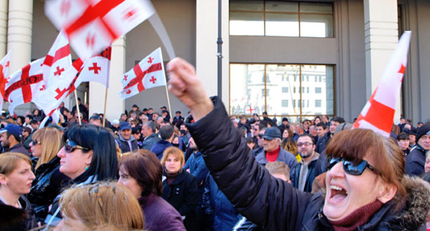 Участники митинга "Единого национального движения". Тбилиси, 21 марта 2015 г. Фото Беслана Кмузова для "Кавказского узла"