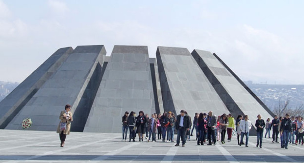 Цицернакаберд, мемориальный комплекс в Ереване. Фото Эдиты Бадасян для "Кавказского узла"