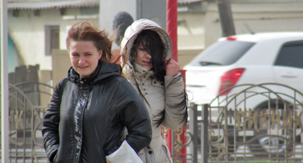 Сильный ветер в Астрахани. Фото Вячеслава Ященко для "Кавказского узла"