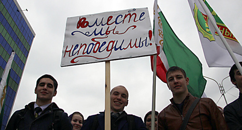 Студенты на митинге в поддержку Крыма, Грозный, 18 марта 2015 год. Фото Ахмеда Альдебирова для "Кавказского узла"
