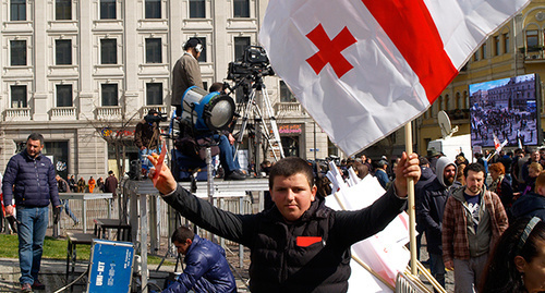 Молодой человек на митинге в Тбилиси, март 2015.  Фото Беслана Кмузова для "Кавказского узла"