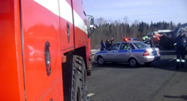 На месте ДТП в Сергокалинском районе Дагестана. Фото: http://05.mchs.gov.ru/upload/site37/document_operational/G0ulV3cEO6-big-350.jpg