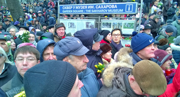 Очередь на панихиду по Борису Немцову. Москва, 3 марта 2015 г. Фото Вячеслава Ферапошкина для "Кавказского узла"