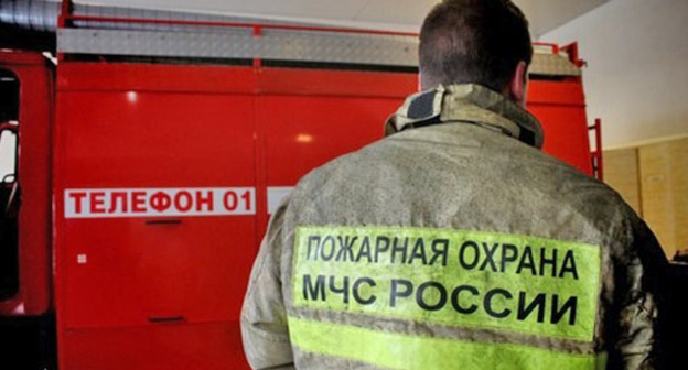 Сотрудник МЧС. Фото: Валентина Мищенко / Югополис