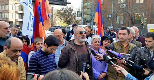 Митинг представителей "Учредительного парламента" Ереван, 7 апреля 2015 г. Фото: Founding Parliament https://vk.com/pre.parliament