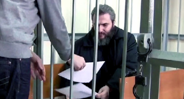 Борис Стомахин в зале суда. Кадр из видео пользователя sevikazia http://www.youtube.com/