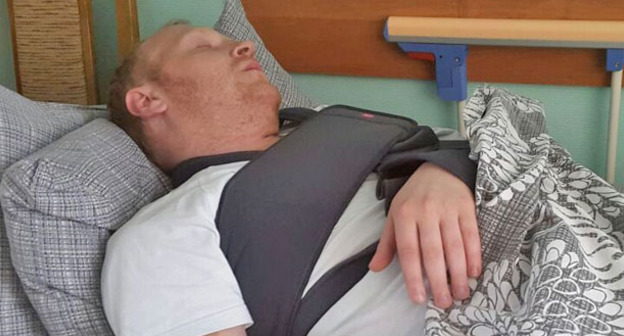 Станислав Стародубец в больнице. Дербент, 9 апреля 2015 г. Фото Патимат Махмудовой для "Кавказского узла"