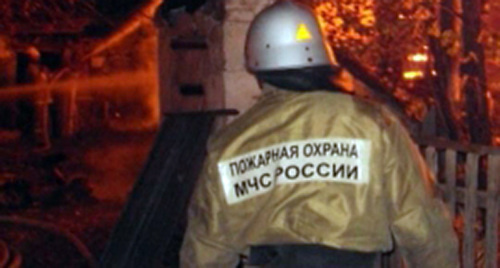 Струдник МЧС на ликвидации пожара. Фото: http://www.34.mchs.gov.ru/upload/site31/document_operational/4vj4GZmgMb-big-350.jpg