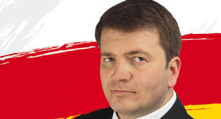 Давид Санакоев. Фото: информационное агентство Осинформ http://osinform.ru/elections/page/6/ Давид Санакоев. Фото: информационное агентство Осинформ http://osinform.ru/elections/page/6/